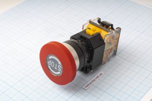 Кнопка аварійної зупинки СТОП з фіксацією LA38, контактів 1NO + 1NC