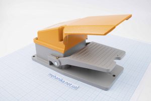 Вимикач ножний металевий LT4 (педаль), із захистом