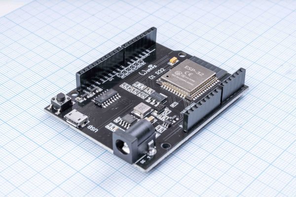 Плата ESP32 Wemos D1 під Arduino UNO R3 D1 R32 Wi-Fi/Bluetooth