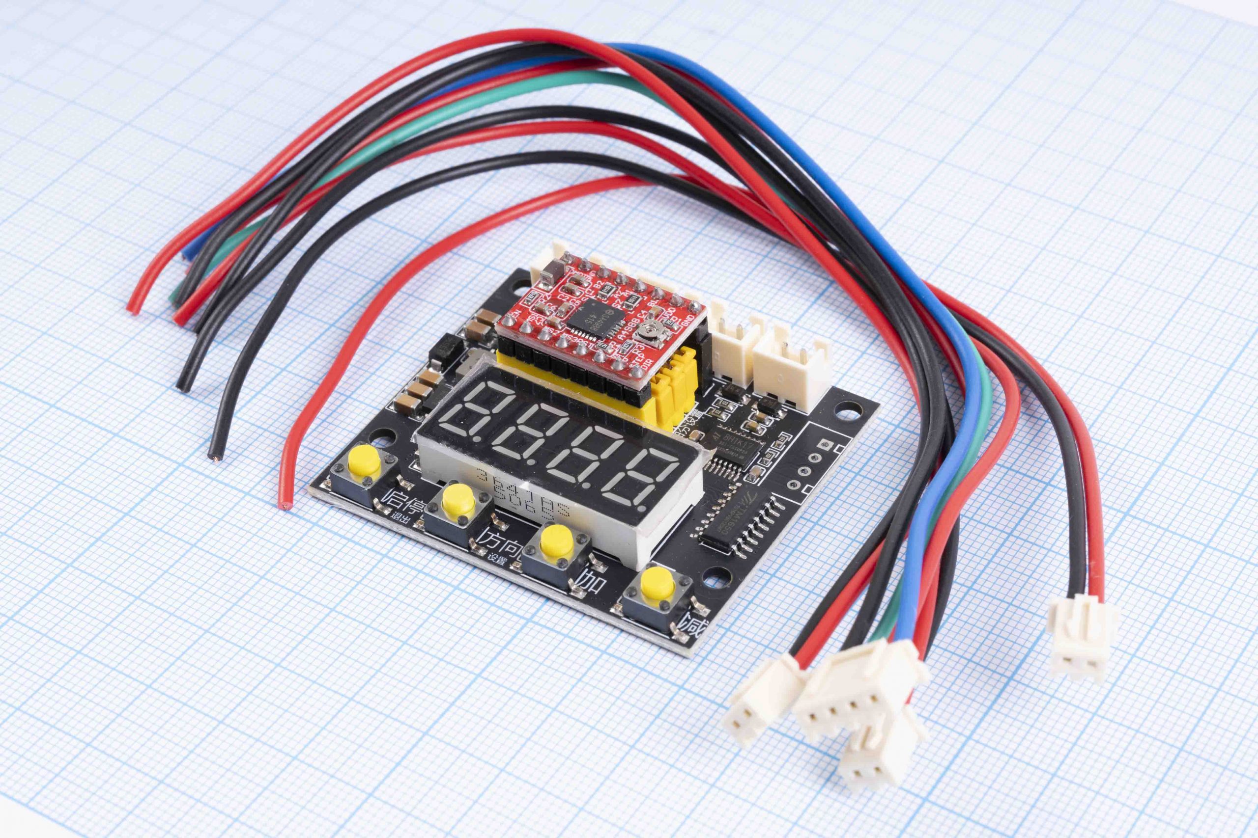 Модуль з екраном і драйвером KN-500-M, для ручного керування кроковим двигуном, генератор імпульсів