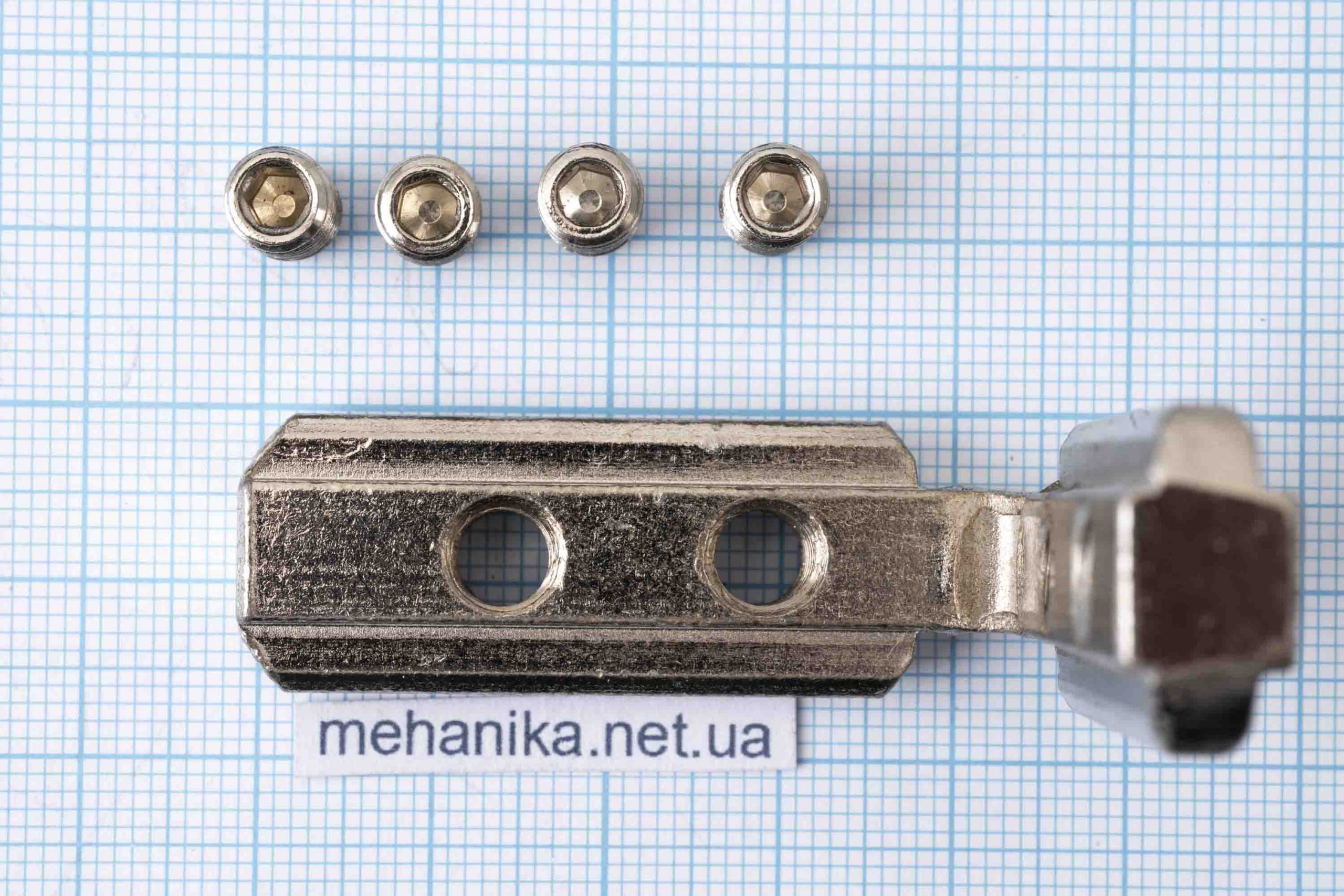 Кутник закладний для кріплення верстатного профілю (L-кронштейн) 4040 М6
