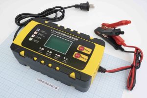 Зарядний пристрій 12V/24V Intelegent Battery Charger JC-08
