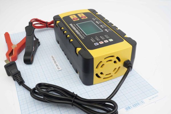 Зарядний пристрій 12V/24V Intelegent Battery Charger JC-08