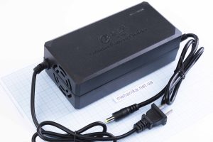 Зарядний пристрій для акумуляторів Li-Ion 12.6V/10A 130W