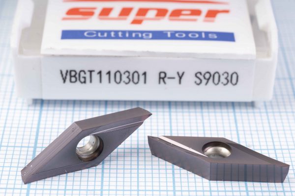 Вставка токарна (різець) VBGT110301 R-Y S9030 SUPER 55 HRC