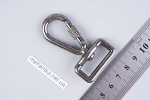 Карабін для розвантажувального ременя з фіксатором і гачком