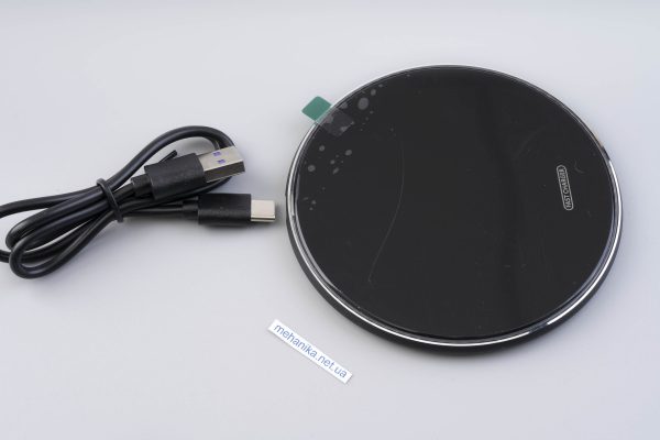 Бездротовий зарядний пристрій з LED індикацією, настільний, Type-C, діаметр 10 см, чорний глянець