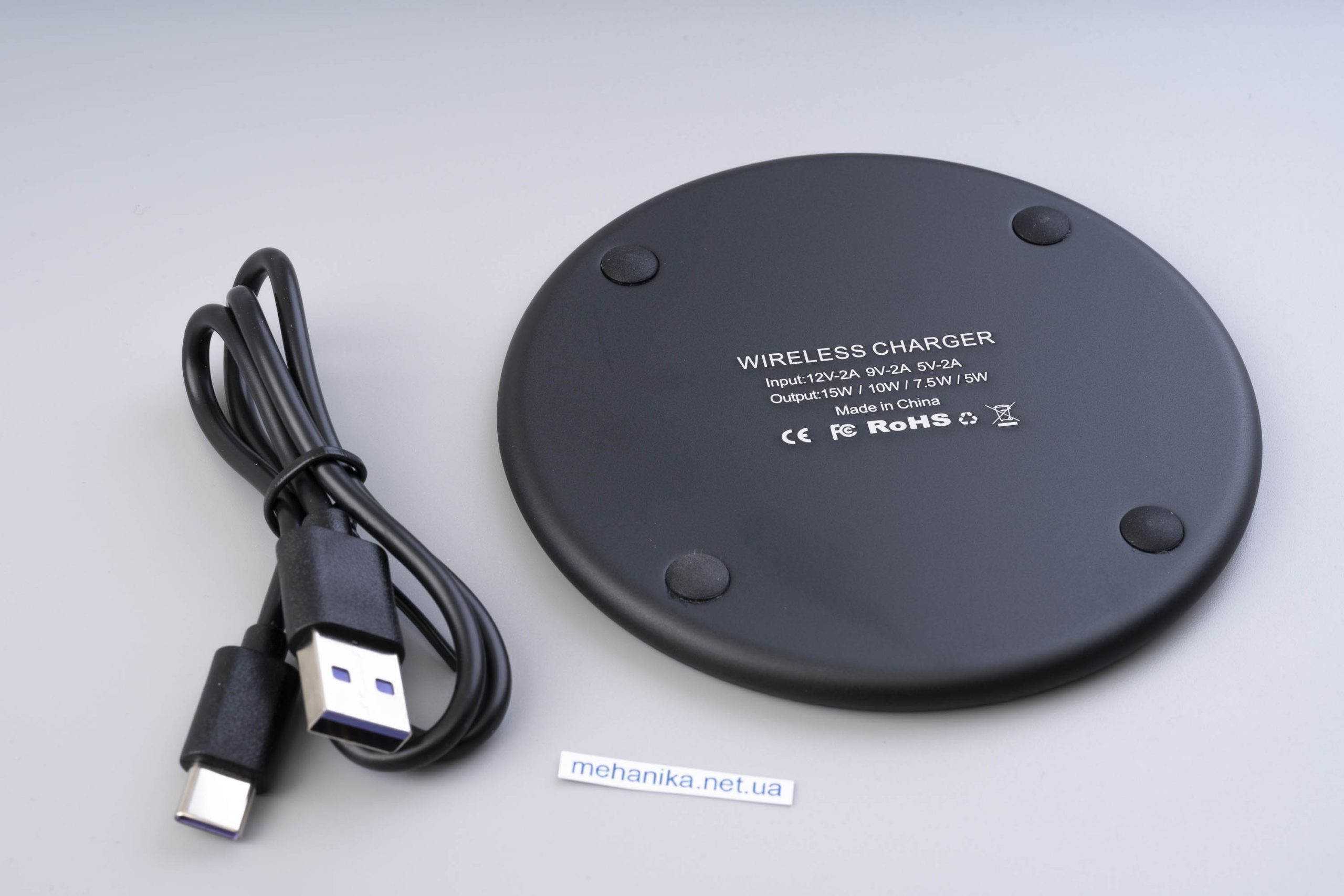 Бездротовий зарядний пристрій з LED індикацією, настільний, Type-C, діаметр 10 см, чорний глянець