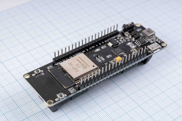 Плата ESP WROOM 32 WIFI + Bluetooth, ESP32, чіп CH2102, microUSB, з відсіком для 18650
