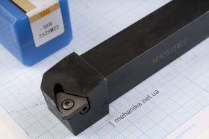 Різець (державка) зі змінними пластинами SER2525M22, різьбовий