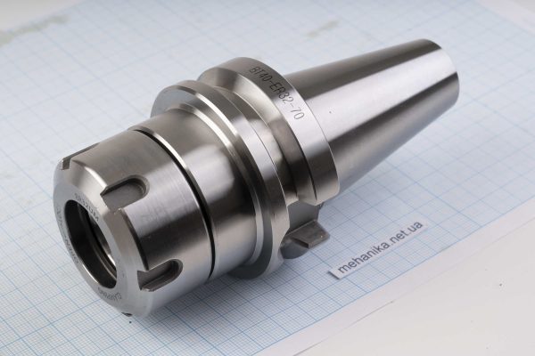 Патрон цанговий з конусом BT40-ER32-70L