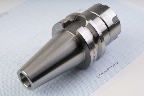 Патрон цанговий з конусом BT40-ER32-70L