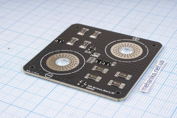 Плата захисту (балансир) суперконденсатора/іоністора, 2.5-2.8V/3000F, квадратна, чорний