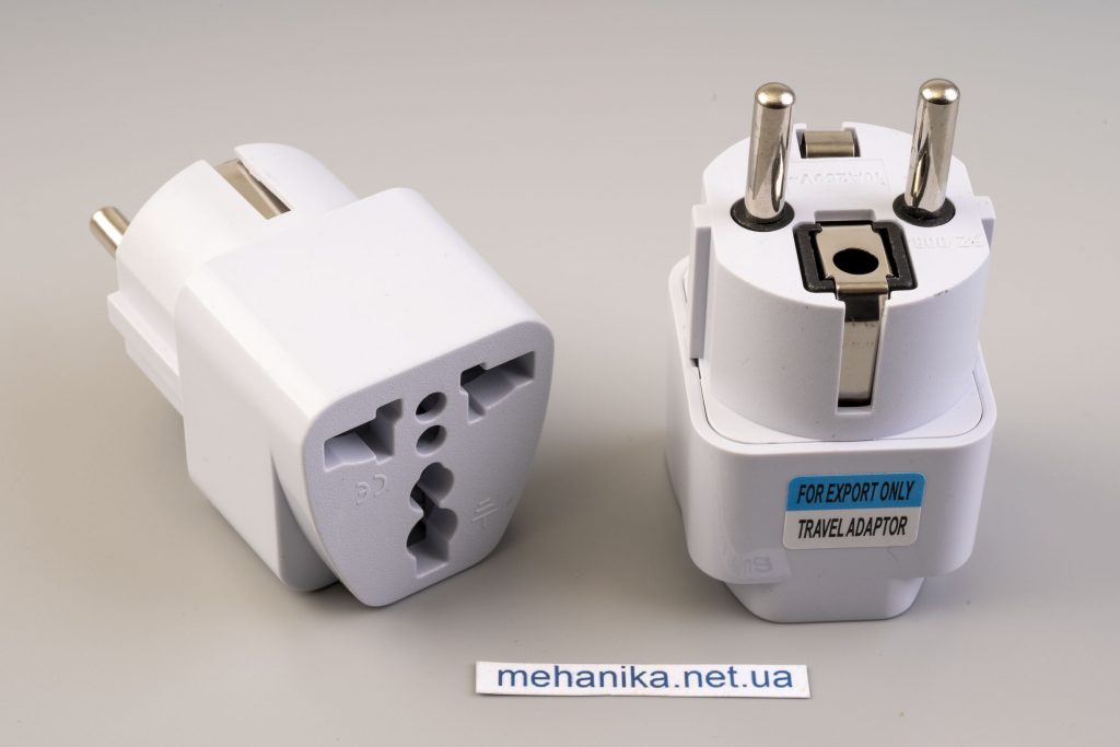 Перехідник 220V/16A з китайської вилки на євро Ф4.8мм, білий