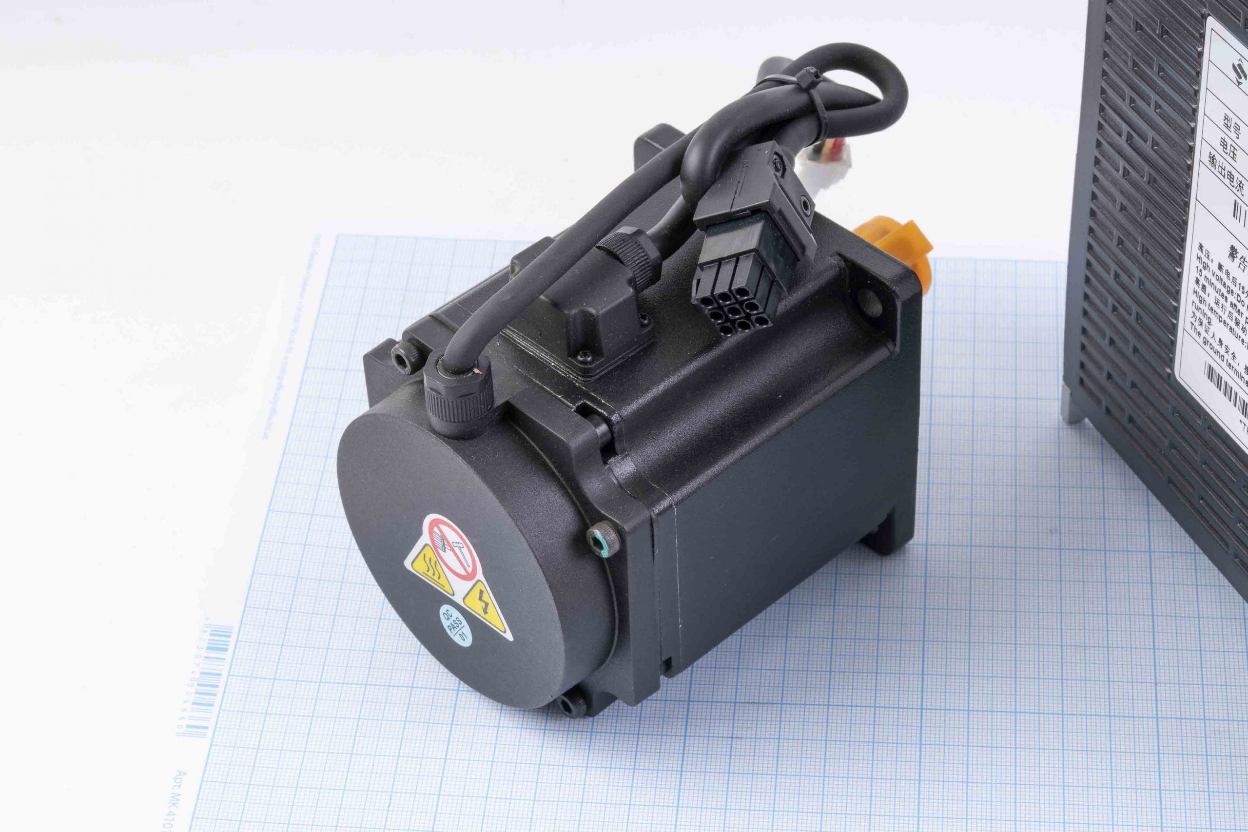 Серводвигун SDC80AEA07530-SC3-AP-CB (750W, 2.39 Nm) + серводрайвер SD100C-20AL-GBN 220V/10A