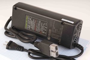 Зарядний пристрій для акумуляторів LiFePo4 4S/14.6V/30A 450W, роз`єм Anderson Powerpole