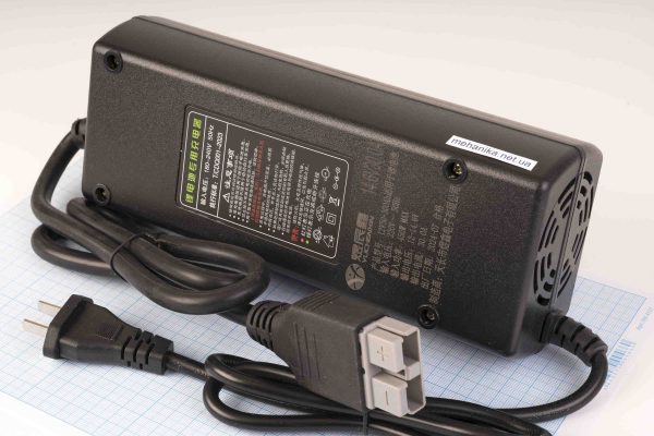 Зарядний пристрій для акумуляторів LiFePo4 4S/14.6V/30A 450W, роз`єм Anderson Powerpole