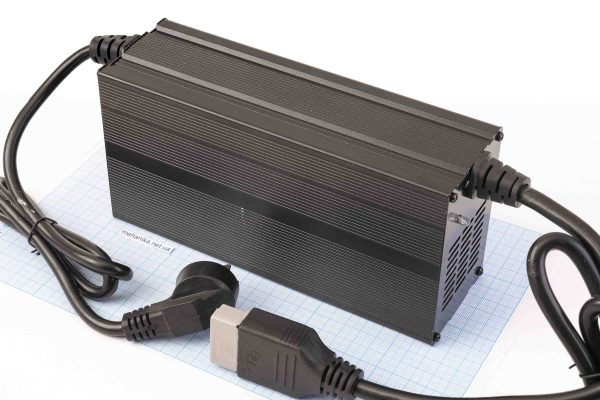 Зарядний пристрій для акумуляторів Li-Ion 13S/54.6V/20A 1100W