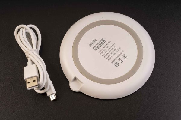Бездротовий зарядний пристрій з LED індикацією, настільний, microUSB 10W, діаметр 11 см, білий мат