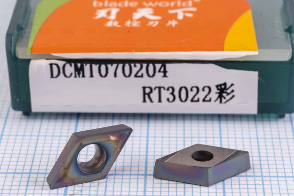 Вставка токарна (різець) DCMT070204 RT3022 BLADEWORLD 55 HRC