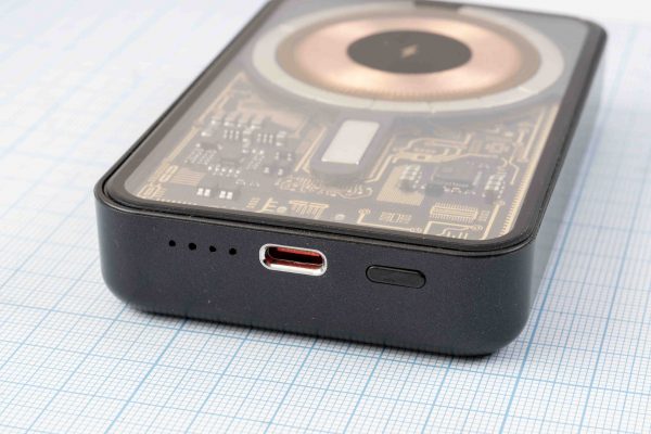 (УЦІНКА) Повербанк з безпровідною зарядкою 20000 mAh, магніт Magsafe, 22.5W, прозора панель
