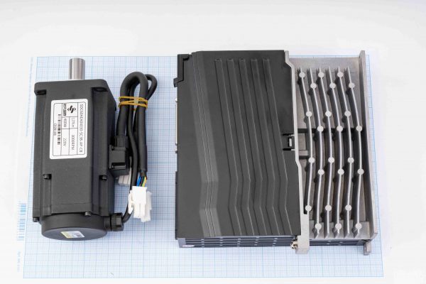 Серводвигун з гальмом SDC60AEA04030-SC3B-AP-CB (400W, 1.27 Nm) + серводрайвер SD100C-15AL-GBN 220V/7A