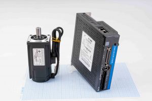 Серводвигун з гальмом SDC60AEA04030-SC3B-AP-CB (400W, 1.27 Nm) + серводрайвер SD100C-15AL-GBN 220V/7A