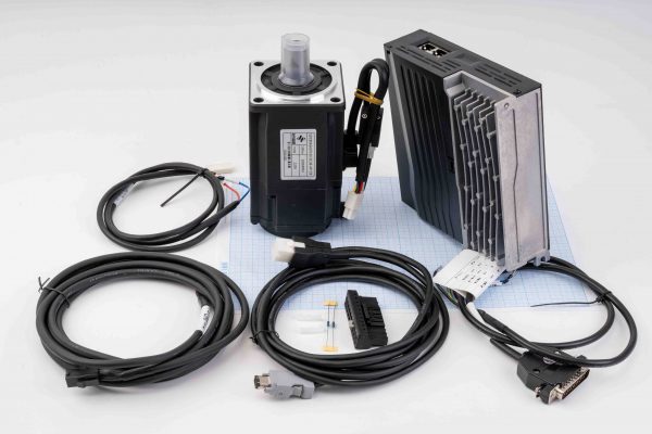 Серводвигун SDC80AEA07530-SC3B-AP-CB (750W, 2.39 Nm) + серводрайвер SD100C-20AL-GBN 220V/10A