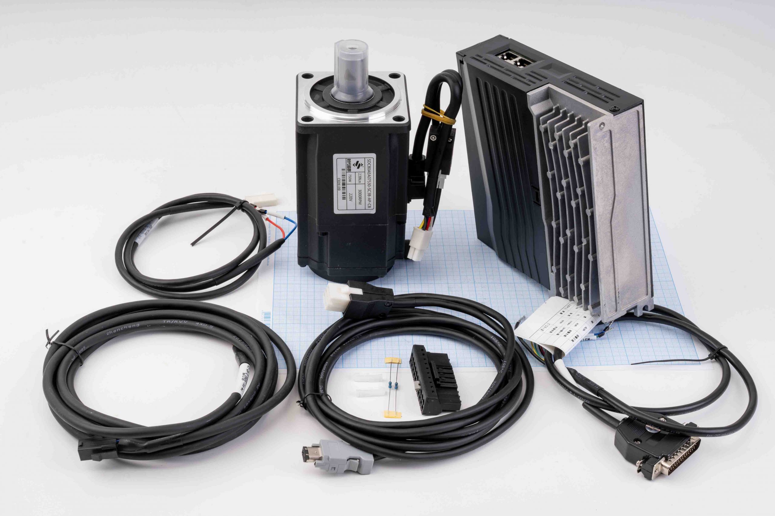 Серводвигун SDC80AEA07530-SC3B-AP-CB (750W, 2.39 Nm) + серводрайвер SD100C-20AL-GBN 220V/10A