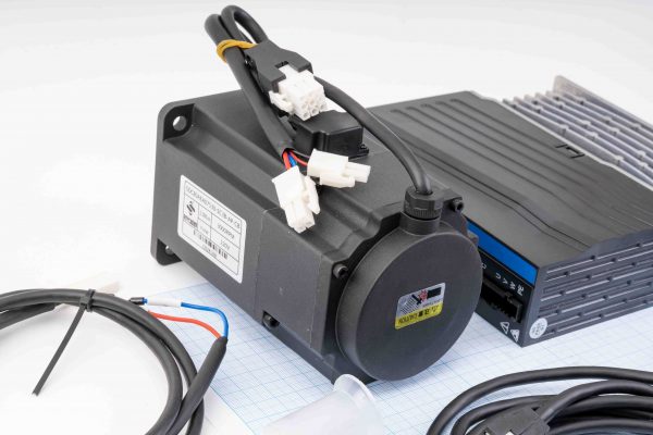 Серводвигун SDC80AEA07530-SC3B-AP-CB (750W, 2.39 Nm) + серводрайвер SD100C-20AL-GBN 220V/10A