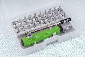 Викрутка прецизійна з набором біт (30 шт) з подовжувачем в кейсі