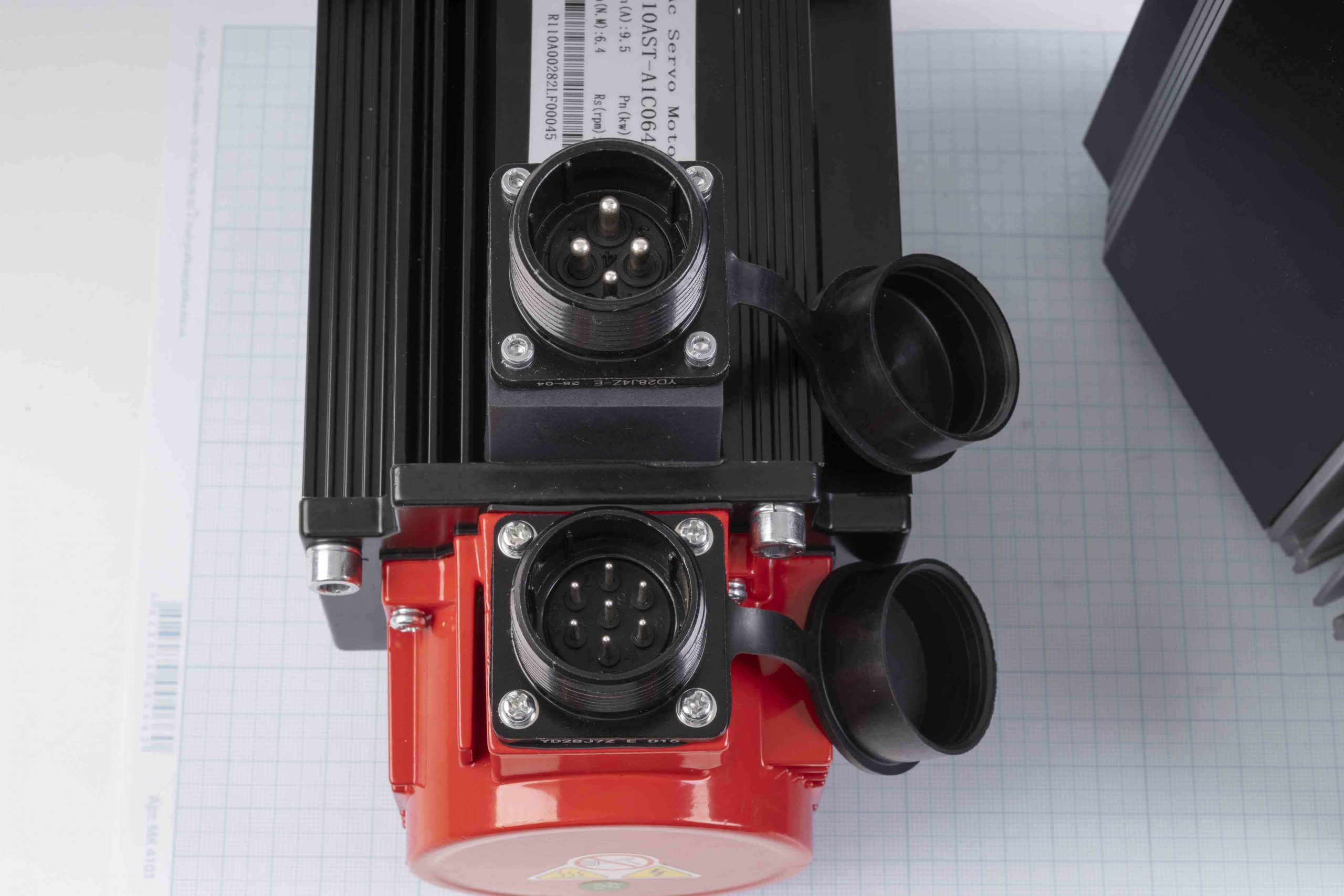 Серводвигун 110AST-A1C06430 (2000W, 6.4 Nm) + серводрайвер TH-T3D-L30A-RABF-B 220V/15A