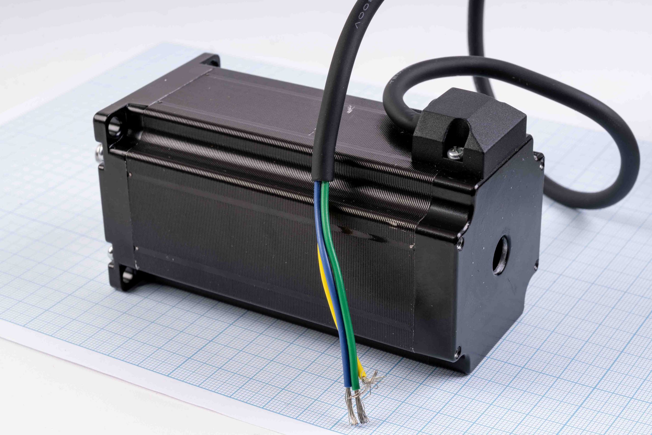 Кроковий двигун трифазний Nema23(57) Times Brilliant 57HCY112AL3-TFA 2.4Nm, 5.8А