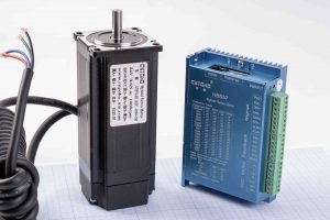 Кроковий двигун з енкодером Nema23(57) CNYOHO 57BYGH112EC-1000 3.6Nm, 3.0А + гібридний серводрайвер CNYOHO HBS57, кабель 300 см