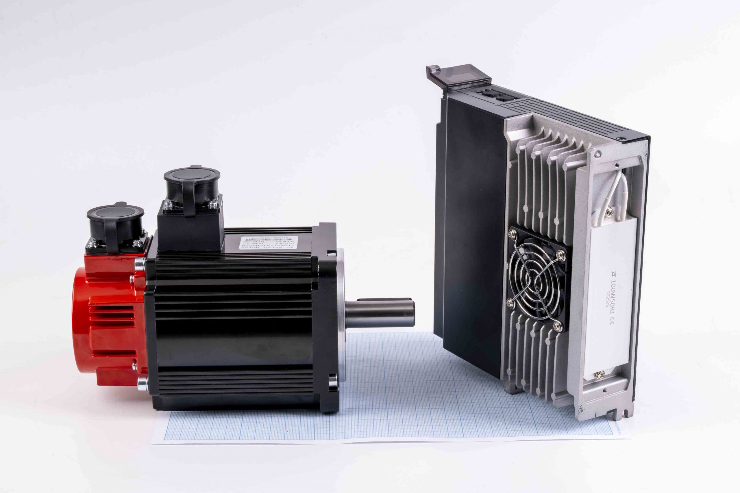 Серводвигун 110AST-A1C06430 (2000W, 6.4 Nm) + серводрайвер TH-T3D-L30A-RABF-B 220V/15A