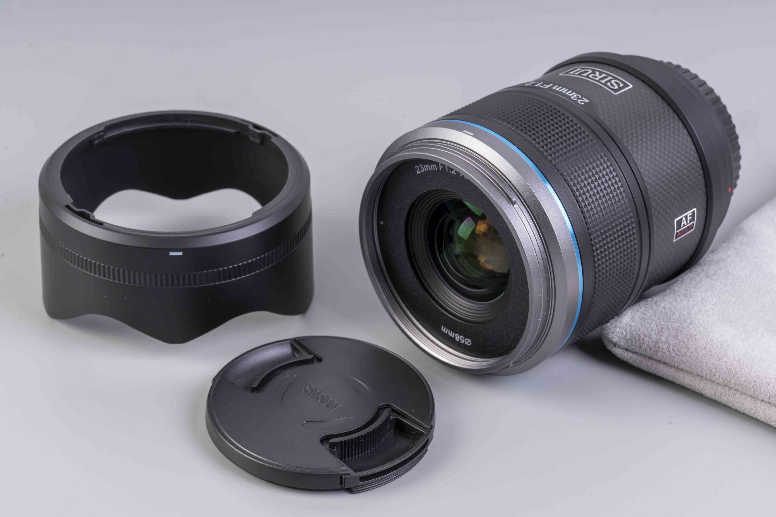 Обʼєктив швидкісний SIRUI Sniper 23mm F1.2 AF APS-C (Sony E-mount)