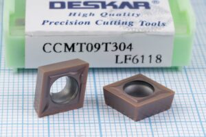 Вставка токарна (різець) CCMT09T304 LF6118 DESKAR 55 HRC