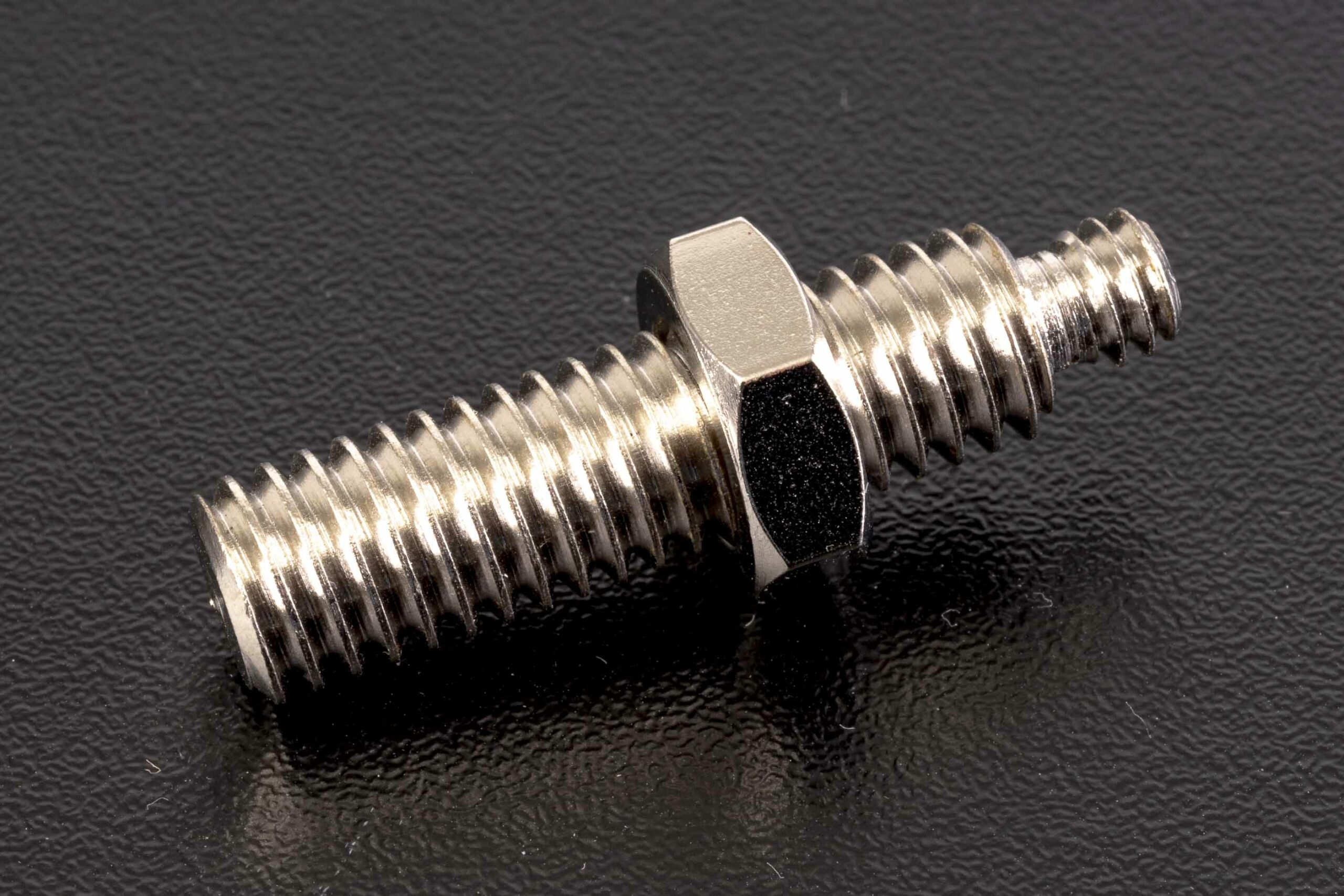 Гвинт-перехідник двосторонній 1/4" та 3/8" з контргайкою