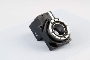 Планетарний кутовий редуктор SLPA60, 1:10, порожнистий вал (для сервомоторів 100W)