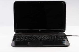 Ноутбук HP Pavilion 15-b183sr 15.6" / Intel Core i3 / NVIDIA GeForce GT 630M 1GB (Б/У)